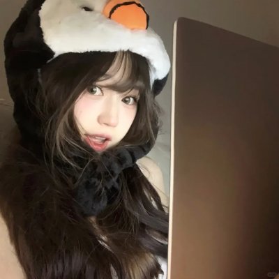魕
