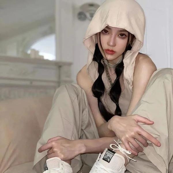 小姑娘艾萝依